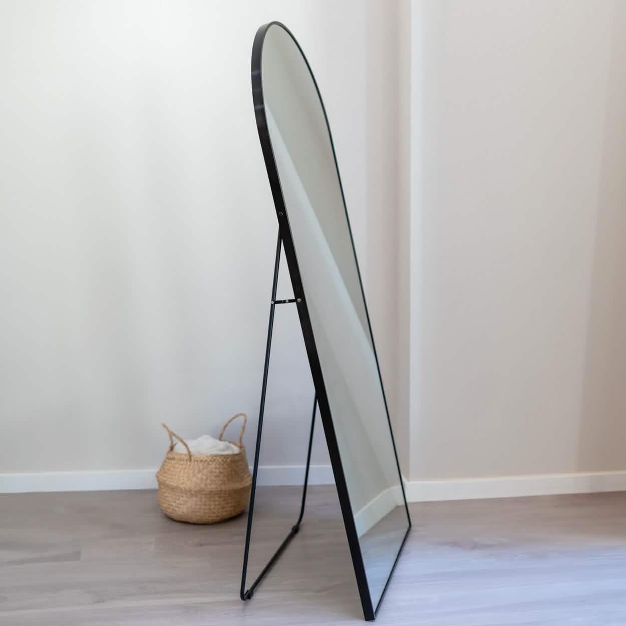 Espejo de Pared en Aluminio - Negro----Misswood