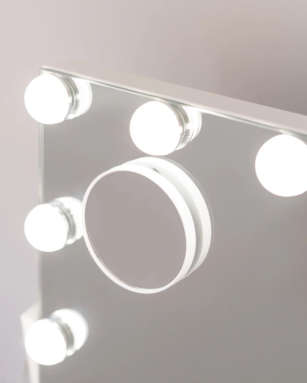 Espejo con Luz - Carga inalámbrica - Misswood